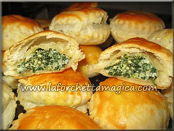 laforchettamagica.com - Sfogliette di ricotta e spinaci