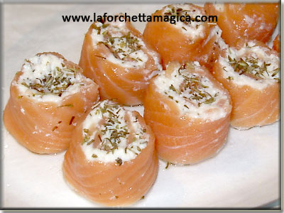 laforchettamagica.com - Rotolini di salmone alle erbe