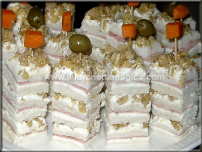 laforchettamagica.com - Torrette con mortadella mascarpone e noci