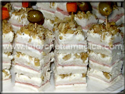 laforchettamagica.com - Torrette con mortadella mascarpone e noci
