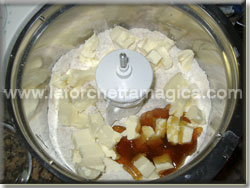 Mettere gli ingredienti nel mixer