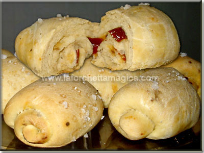 Pane con pomodori secchi