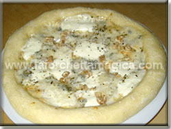 laforchettamagica.com - Pizza ai 3 formaggi e noci