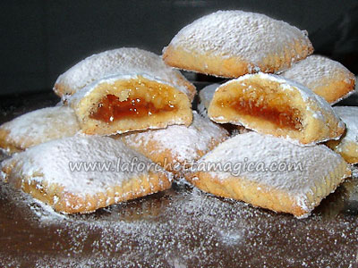 Ravioli di frolla e marmellata
