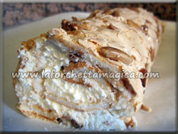 laforchettamagica.com - Rotolo di meringa e panna montata