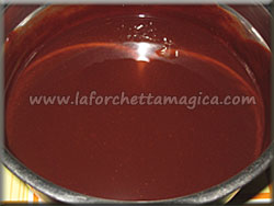 laforchettamagica.com - Fondere il cioccolato e il burro a bagnomaria