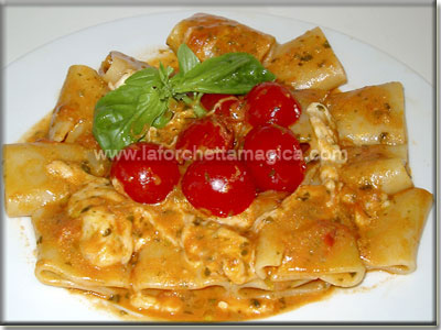 Paccheri con bufala e ciliegini  