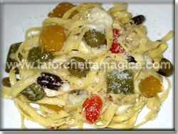 laforchettamagica.com - Tagliatelle con pecorino e peperoni