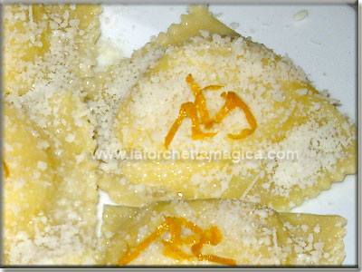 Ravioli con ricotta e arancia