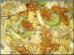 laforchettamagica.com - Fusilli con gorgonzola sedano e noci