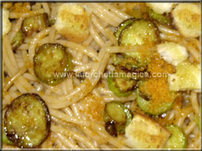Spaghetti integrali con bottarga e zucchine