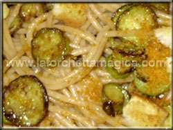 laforchettamagica.com - Spaghetti integrali con bottarga e zucchine