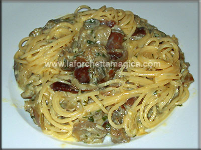 Spaghetti con melanzane e crema all'uovo