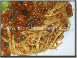 laforchettamagica.com - Trenette con sugo alle melanzane e zafferano