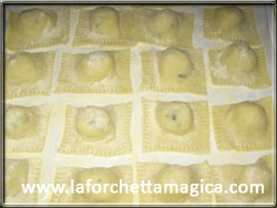 Ravioli di patate pecorino e menta