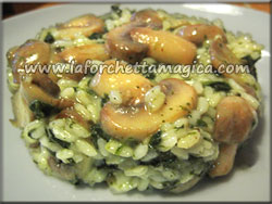 laforchettamagica.com - Risotto con funghi e spinaci