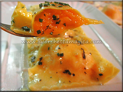 laforchettamagica.com - Ravioli di zucca e Montasio