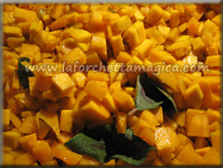 laforchettamagica.com - Tagliare la zucca a dadini