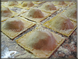 laforchettamagica.com - Ravioli di zucca e Montasio