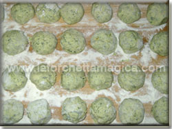 Preparare le polpette di ricotta