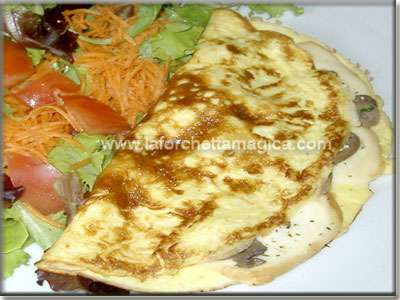 laforchettamagica.com - Omelette con scamorza e funghi