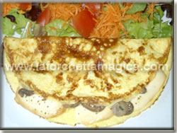 laforchettamagica.com - Omelette con scamorza e funghi