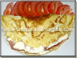 Omelette alle erbe con speck e scamorza