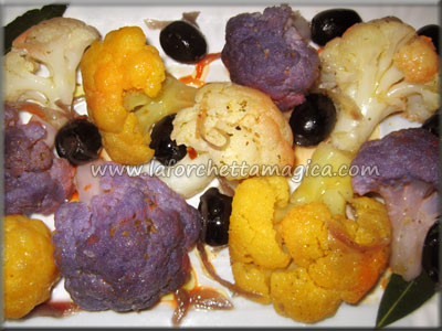 www.laforchettamagica.com - Cavolfiori colorati e olive